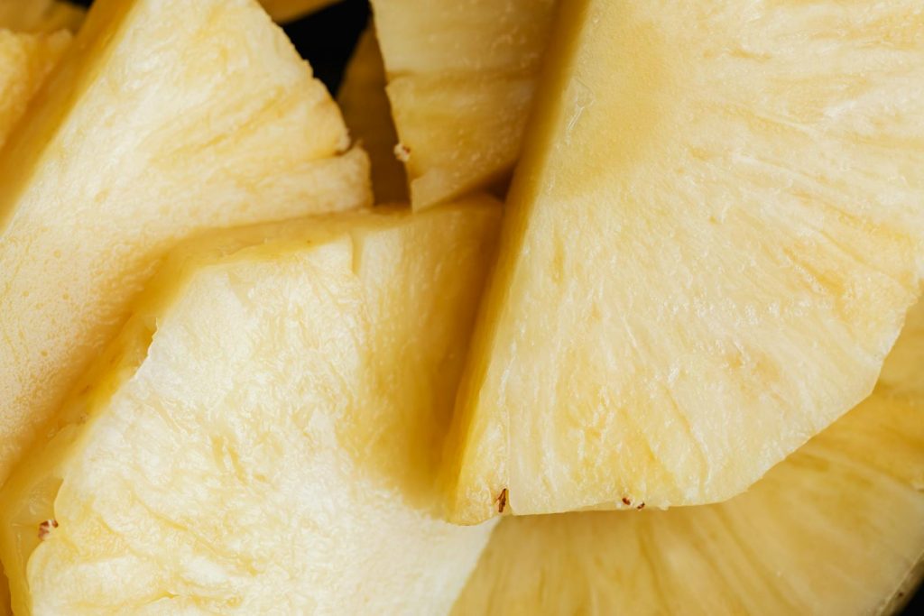 Mon chien peut-il manger de l'ananas : les bienfaits expliqués par un vétérinaire