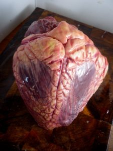 Mon chien peut-il manger du cœur de bœuf ? Les bienfaits expliqués par un vétérinaire.