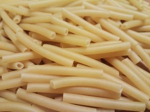 Mon chien peut-il manger des macaronis ? Un vétérinaire vous répond.